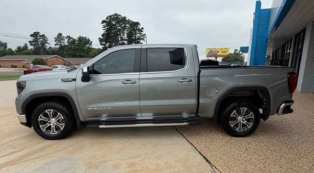 2023 GMC Sierra 1500 — interior view