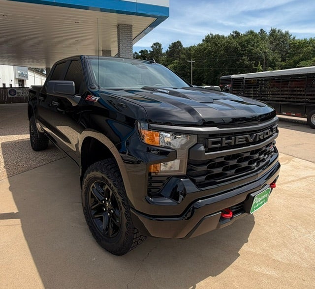 2026 Chevrolet Silverado 1500 Custom Trail Boss in Black — front three-quarter view