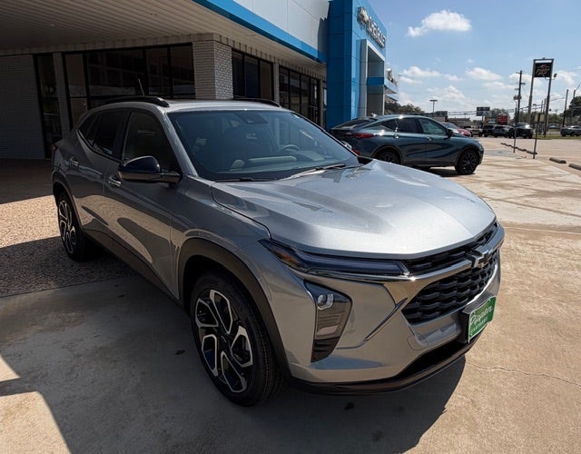 2026 Chevrolet Trax 2RS in Sterling Gray Metallic — front three-quarter view